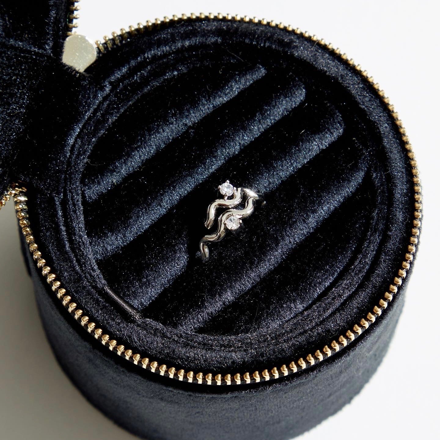 YVIS Spaghetti Gem Ring (Adjustable)